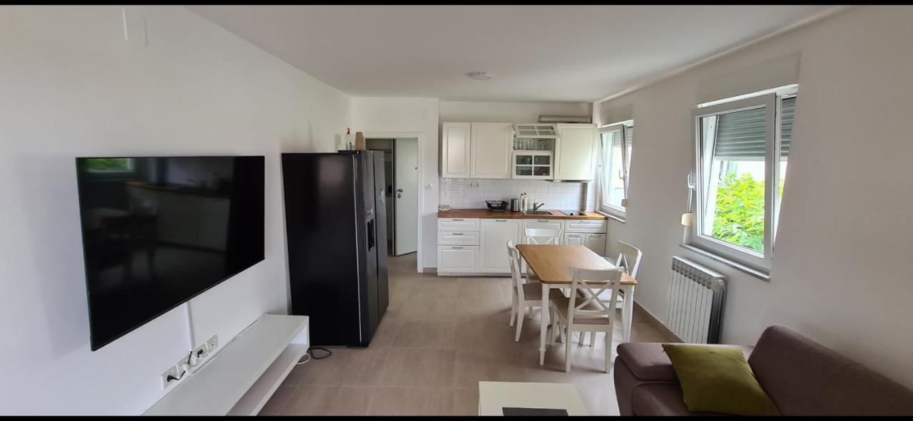 Apartments Vedran Пунат Экстерьер фото