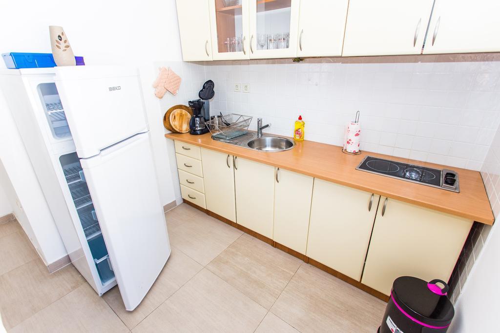 Apartments Vedran Пунат Экстерьер фото